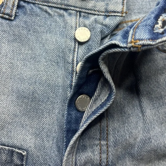 We the Free patch jean short with raw hem button fly size 25 - Picture 3 of 8